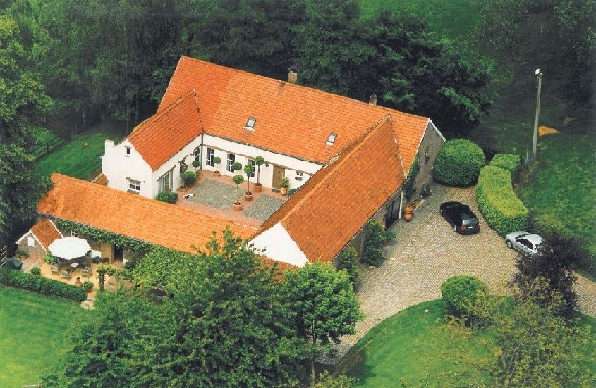 Luxueuse ferme en carré sur 1.5ha