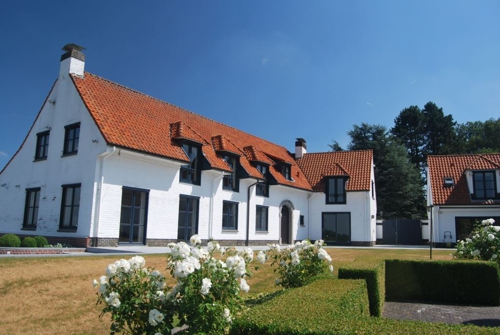 Stylish manor house on a unique location