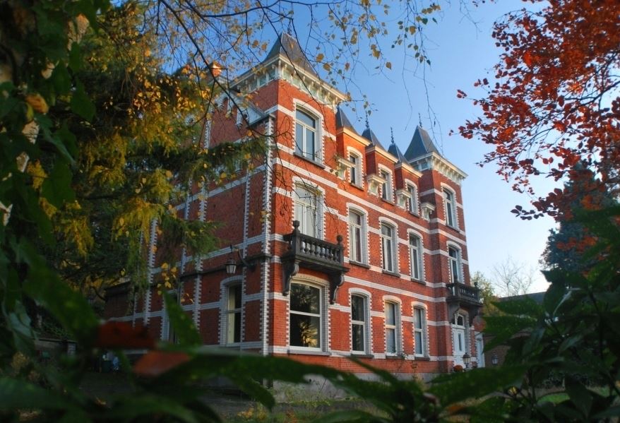 Kasteelvilla op 43 are in centrum stad