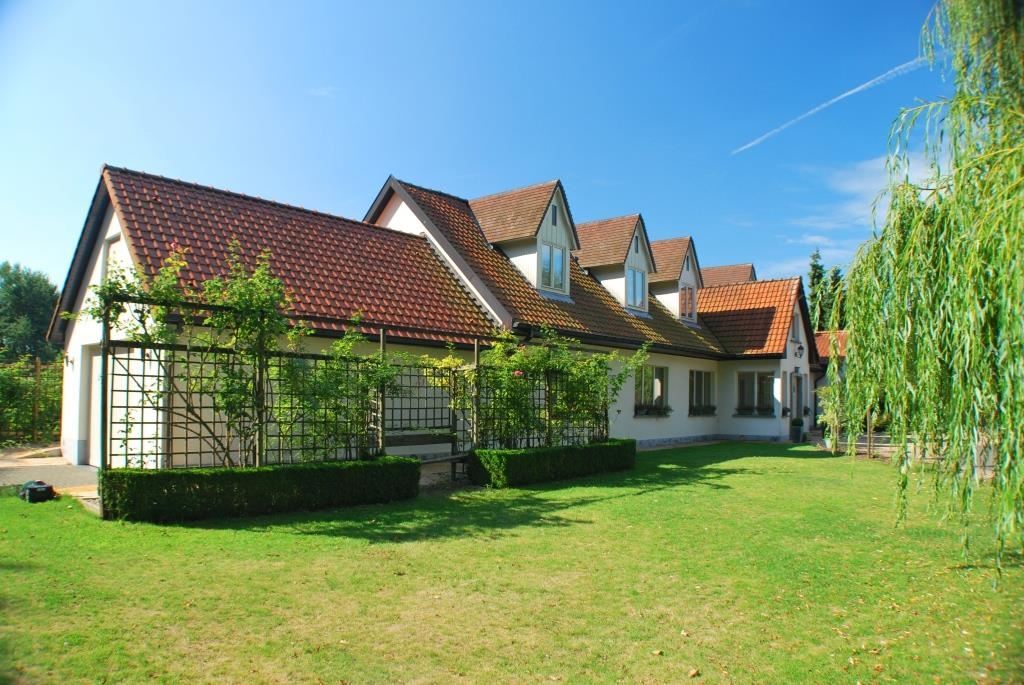 Stately manor house on a unique location on a 3ha plot