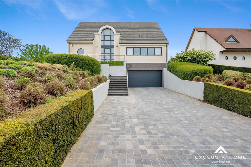 Villa contemporaine exclusive avec piscine sur 22 ares