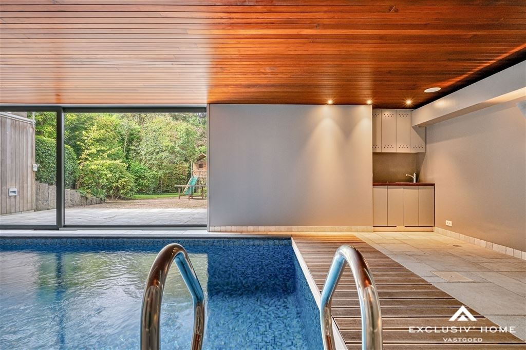 Stijlvolle herenwoning in het centrum van Wemmel