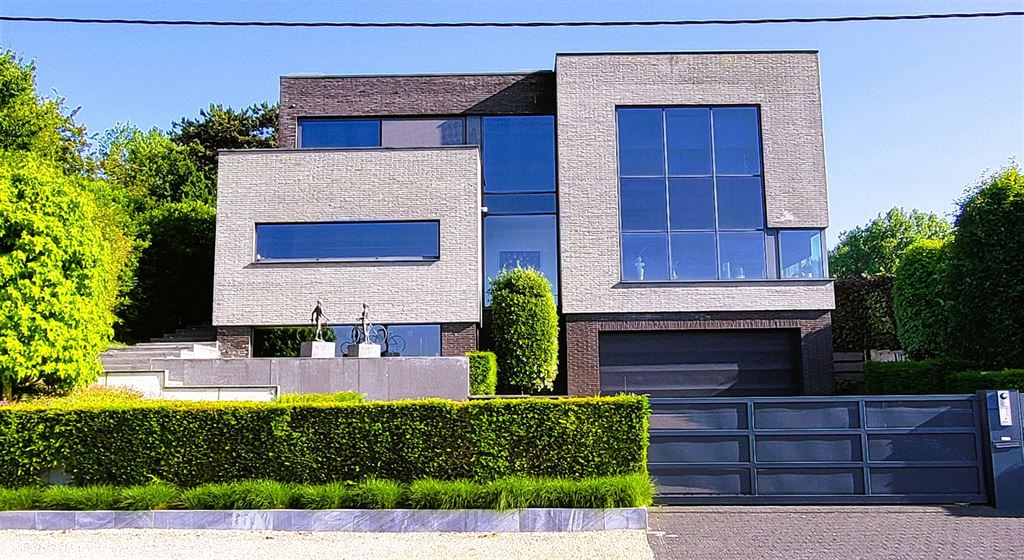Villa de design exclusive sur 1,6 ha