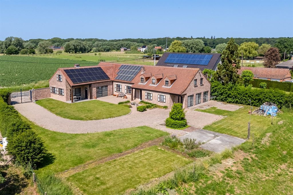 Renovated country manor in a peaceful rural setting in Merchtem