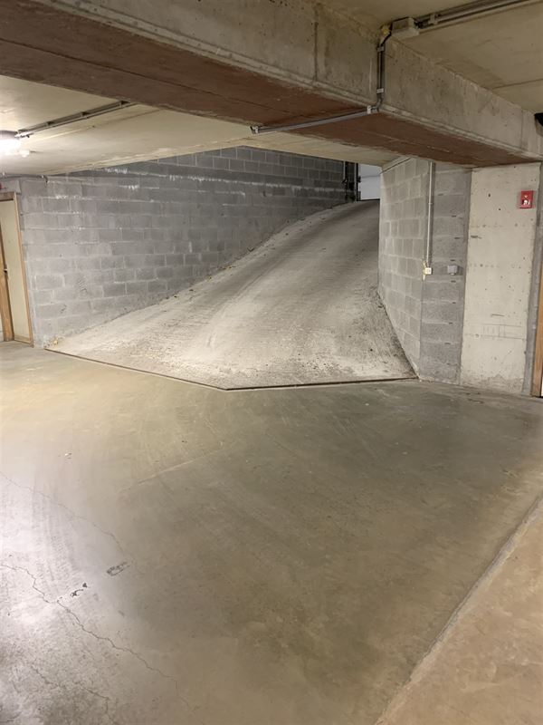 Appartement met staanplaats, zonneterras en airco