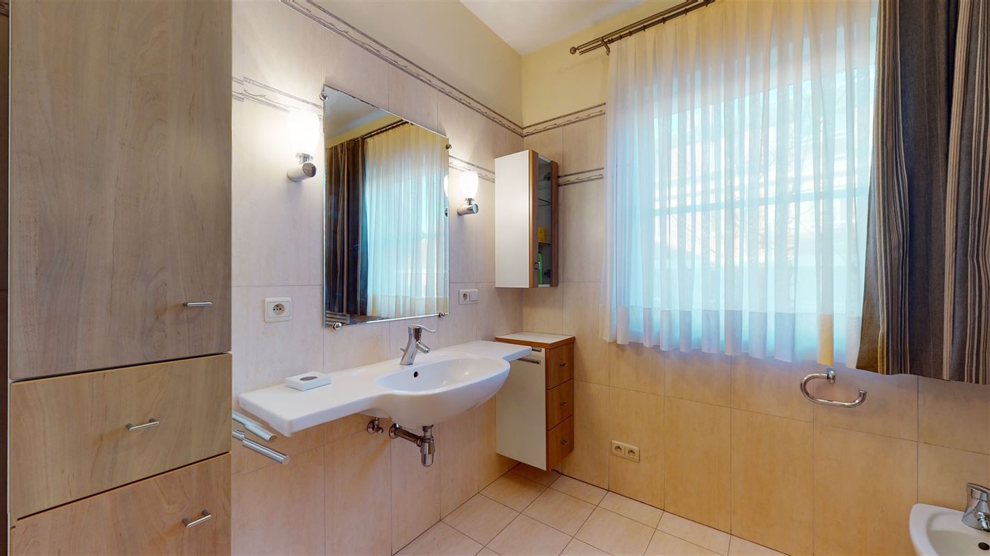 Appartement met staanplaats, zonneterras en airco