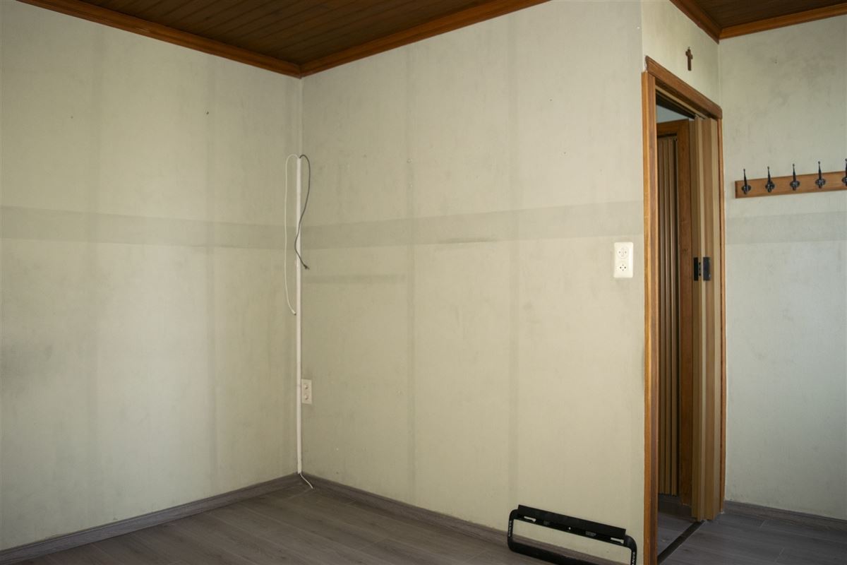 Landelijke woning met zonnepanalen, garage en tuin