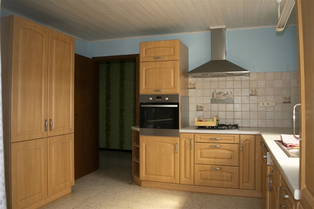 Landelijke woning met zonnepanalen, garage en tuin