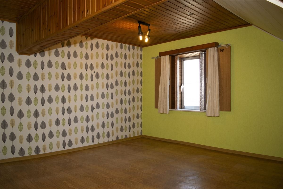 Landelijke woning met zonnepanalen, garage en tuin