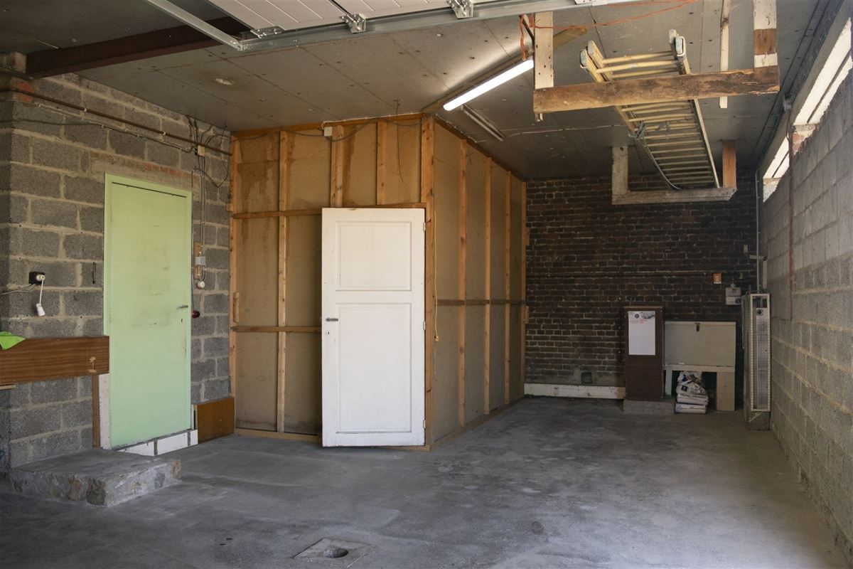 Landelijke woning met garage en tuin