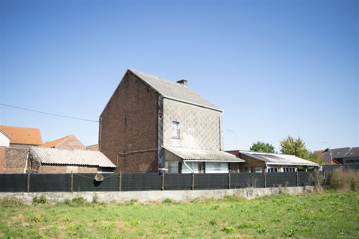 Landelijke woning met garage en tuin