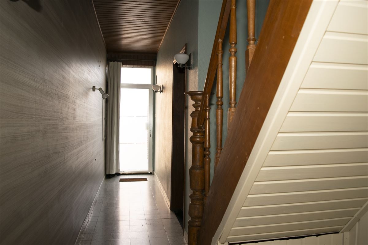 Landelijke woning met zonnepanalen, garage en tuin