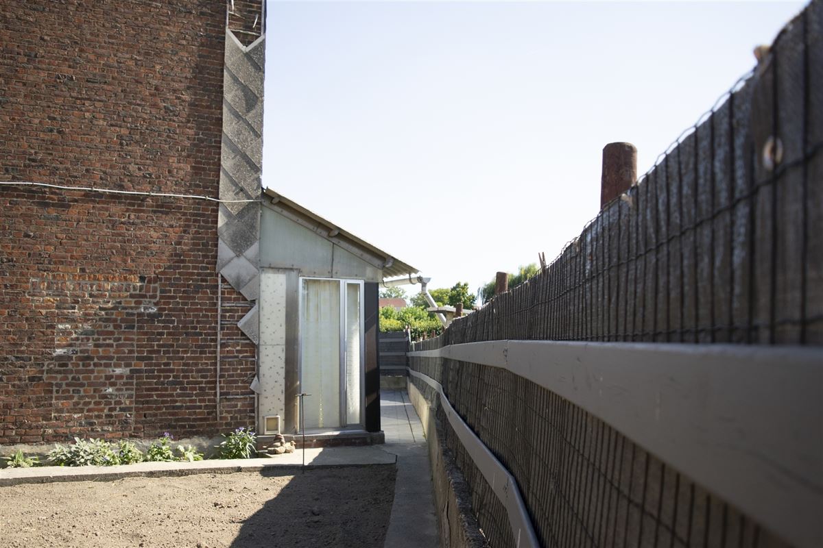 Landelijke woning met garage en tuin