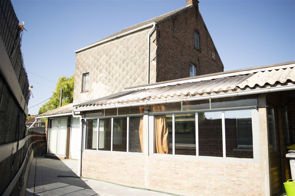 Landelijke woning met garage en tuin