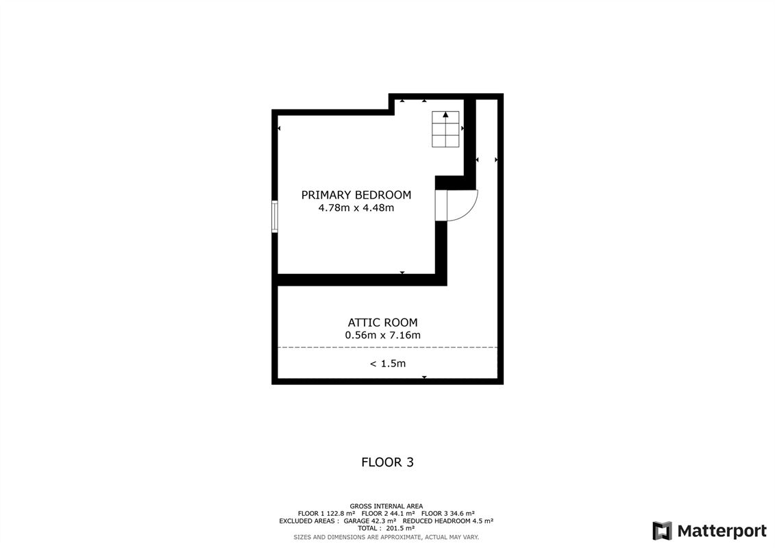 Landelijke woning met zonnepanalen, garage en tuin