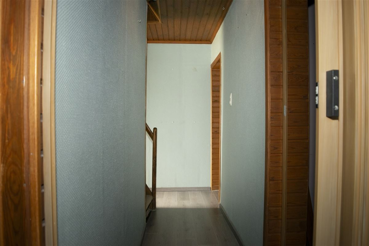 Landelijke woning met zonnepanalen, garage en tuin