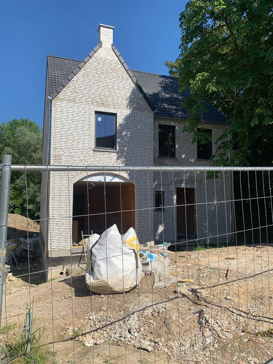Prachtige nieuwbouwwoning met tuin