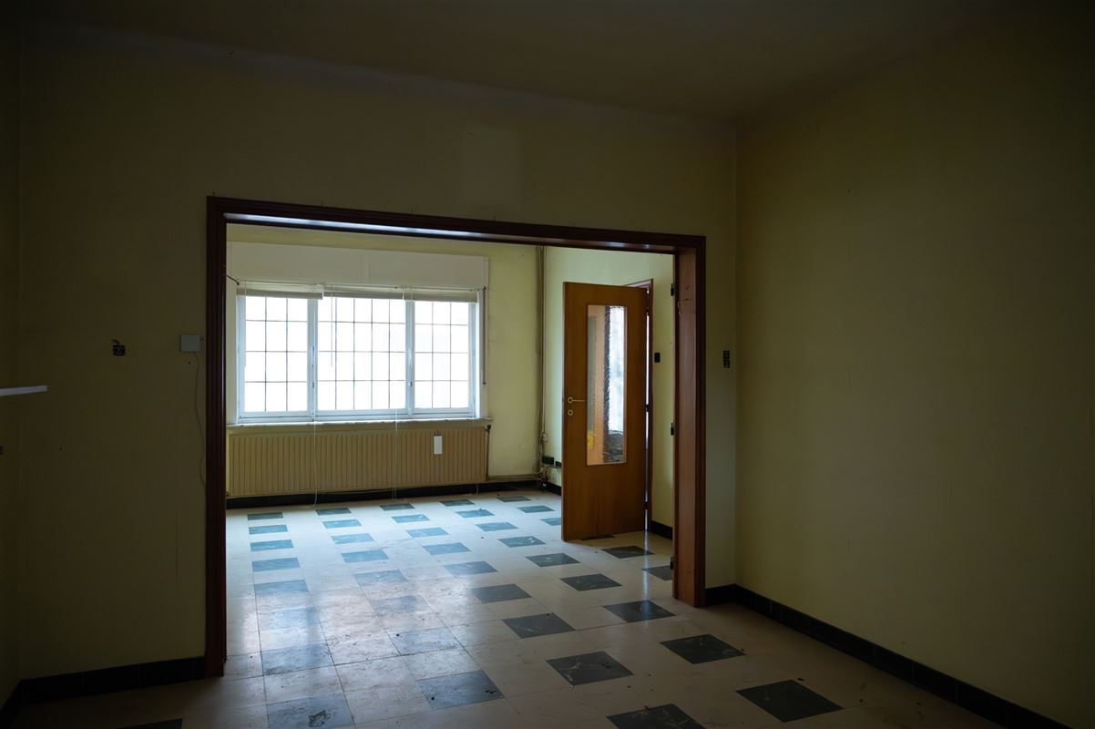 Woning met garage en tuin