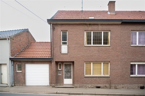 Woning met garage en tuin