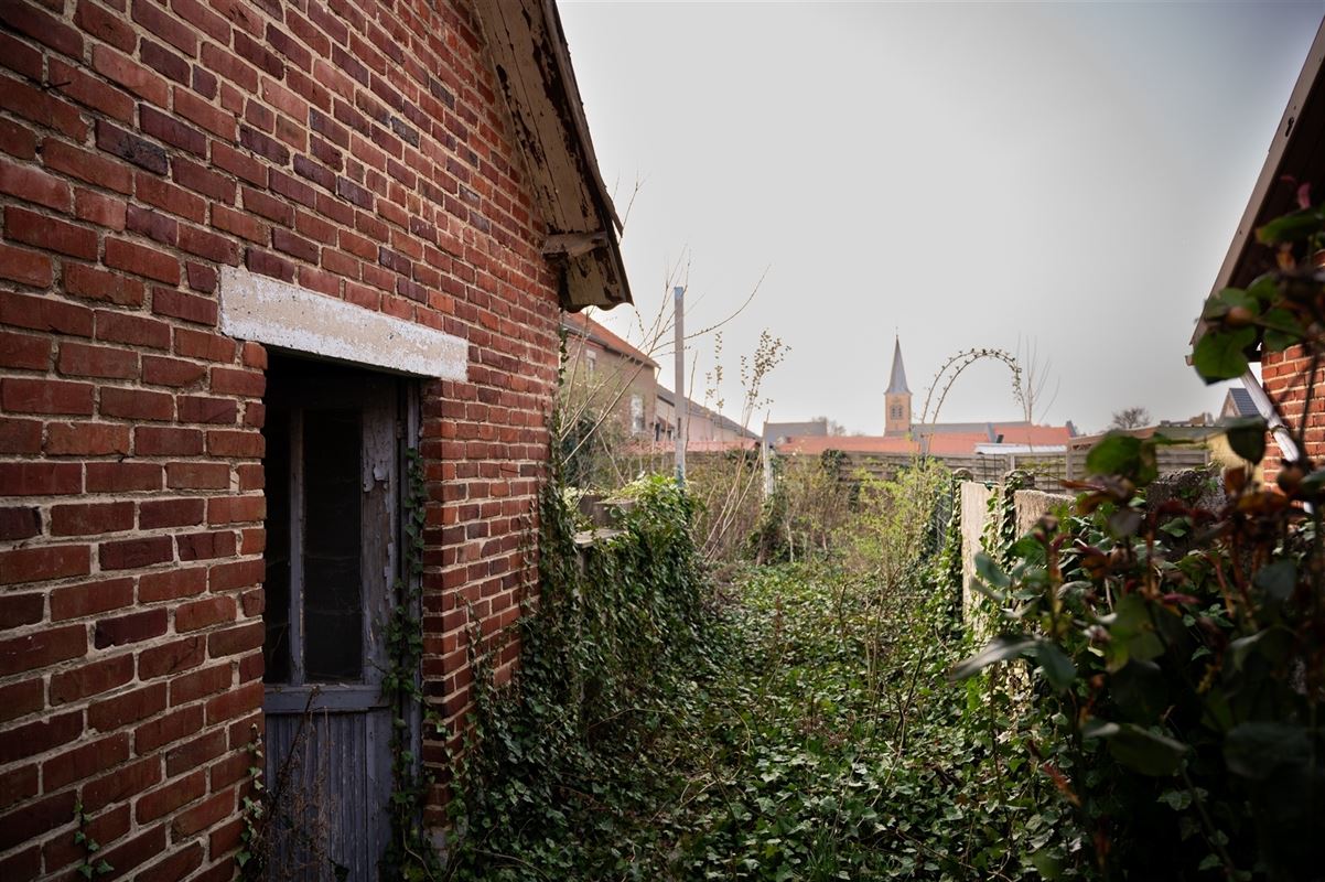 Woning met garage en tuin