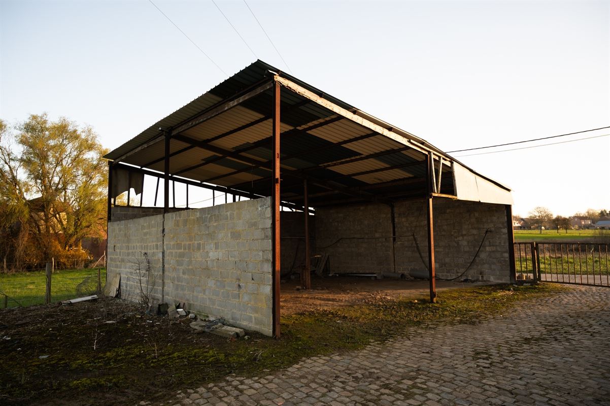 Volledig te renoveren boerderij/woning