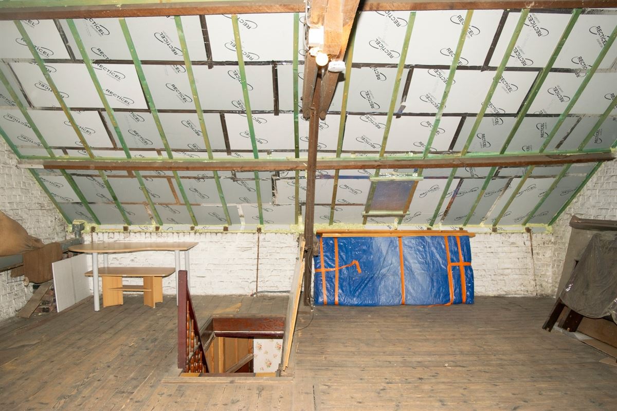 Huis met tuin, kelder en zolder