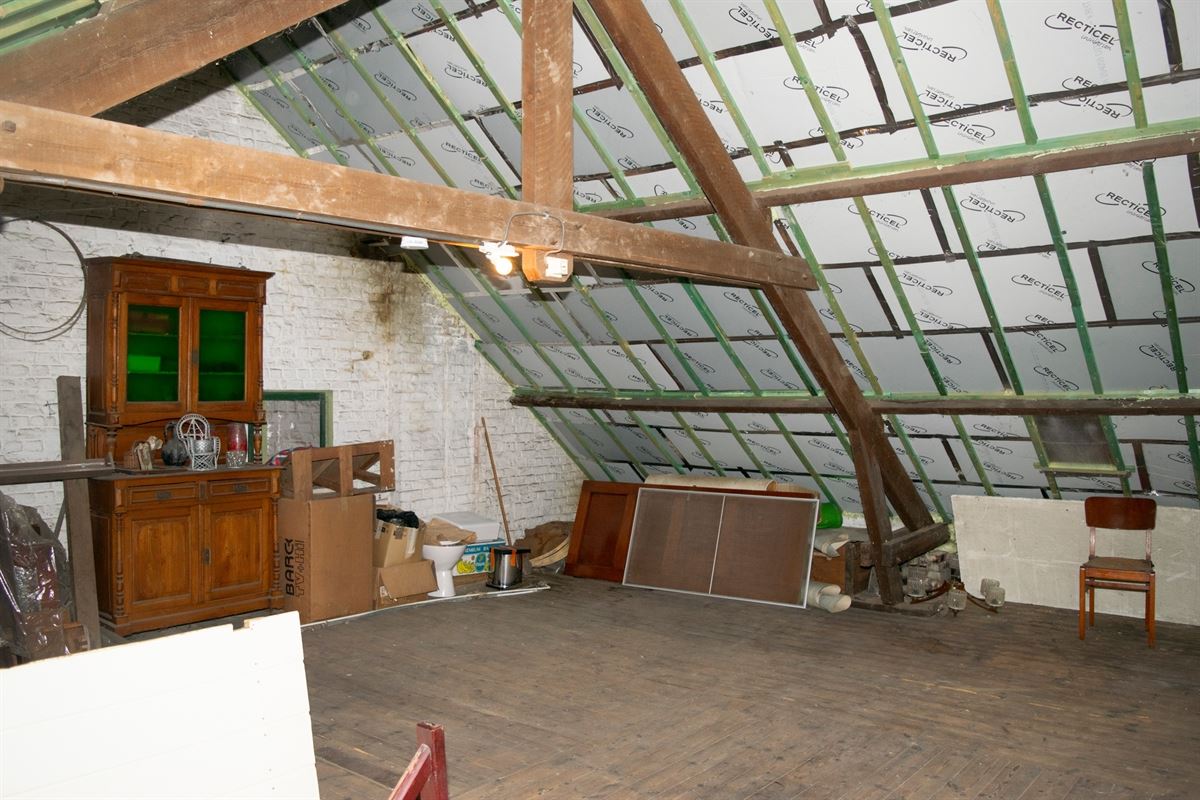 Huis met tuin, kelder en zolder