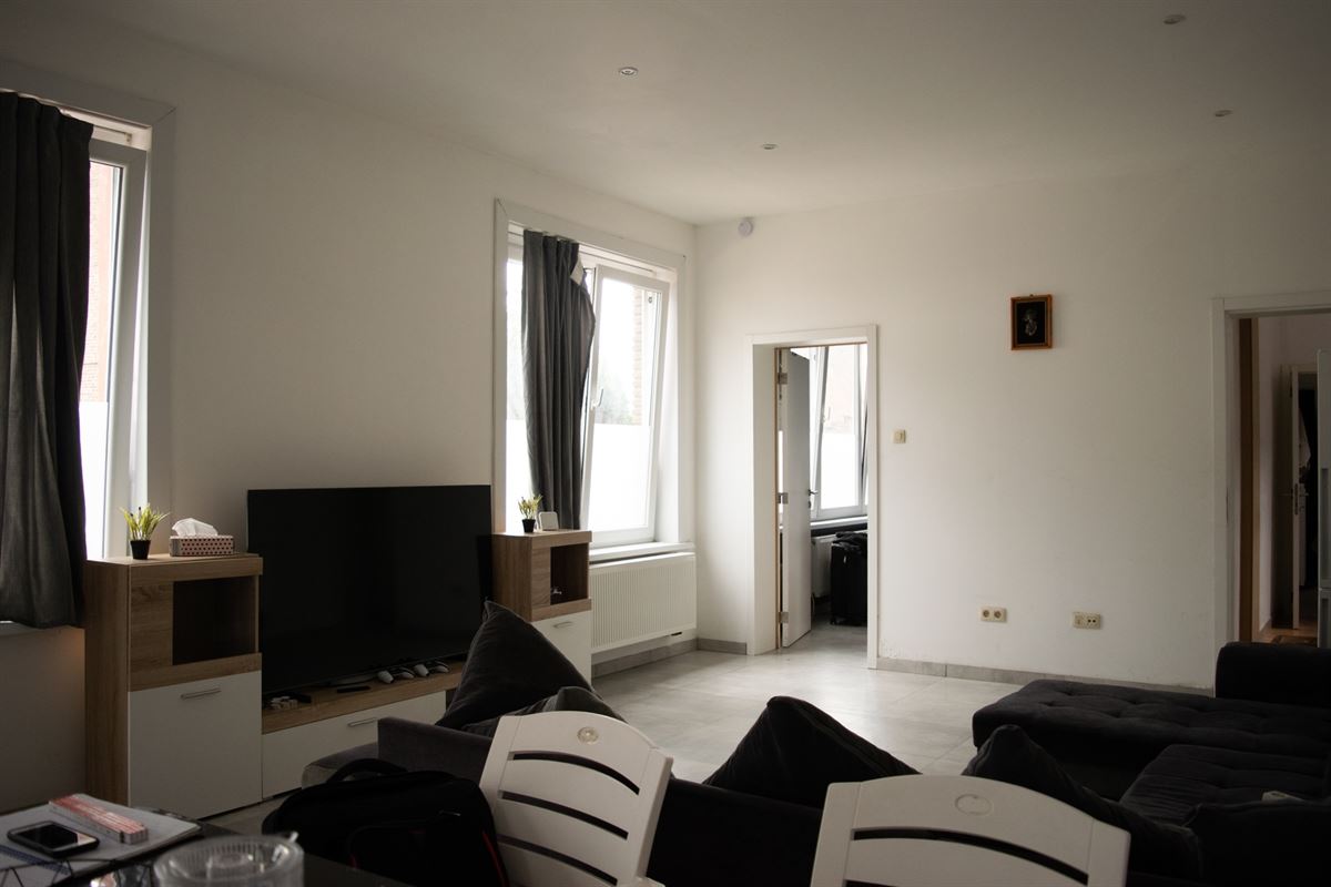 Appartementsgebouw met 1 woning en 2 appartementen