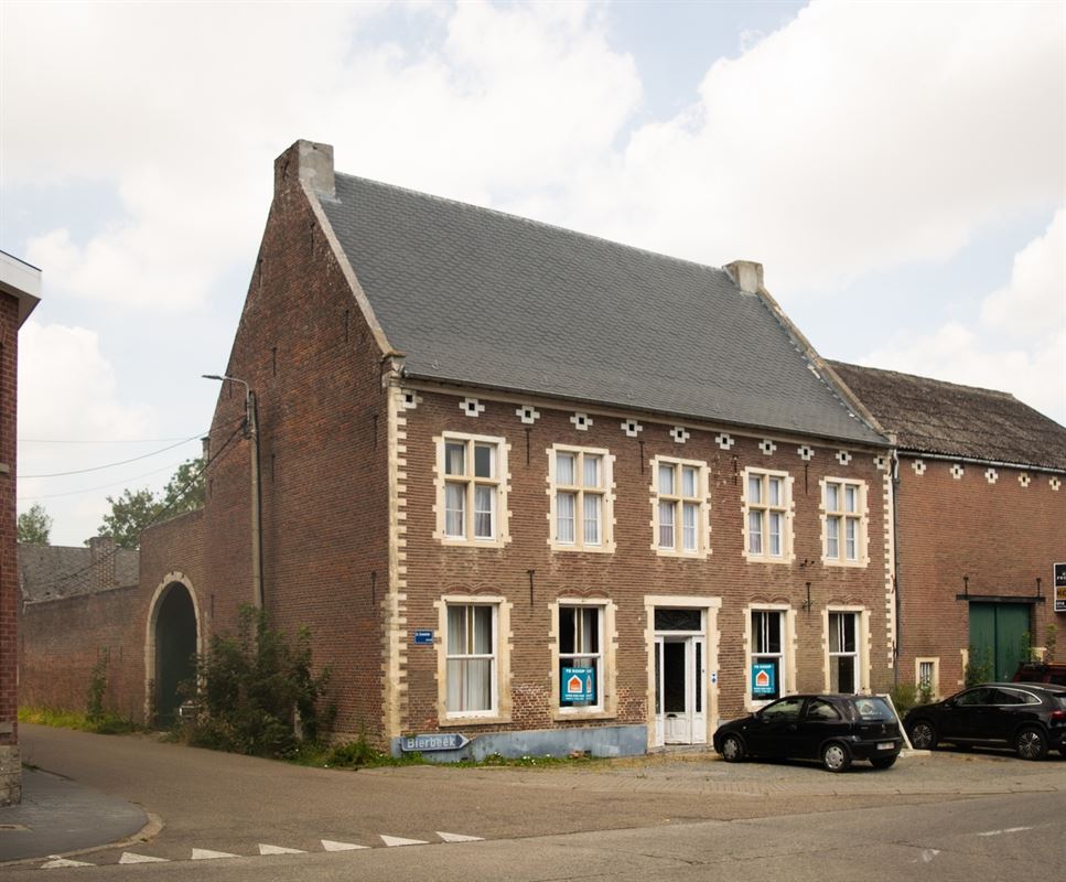 Boerderij met binnenplaats gekend als Prins Kardinaalhoeve