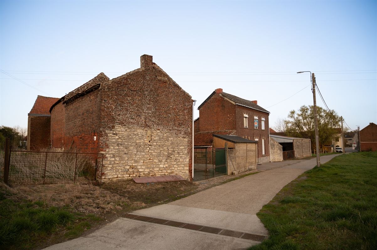 Volledig te renoveren boerderij/woning