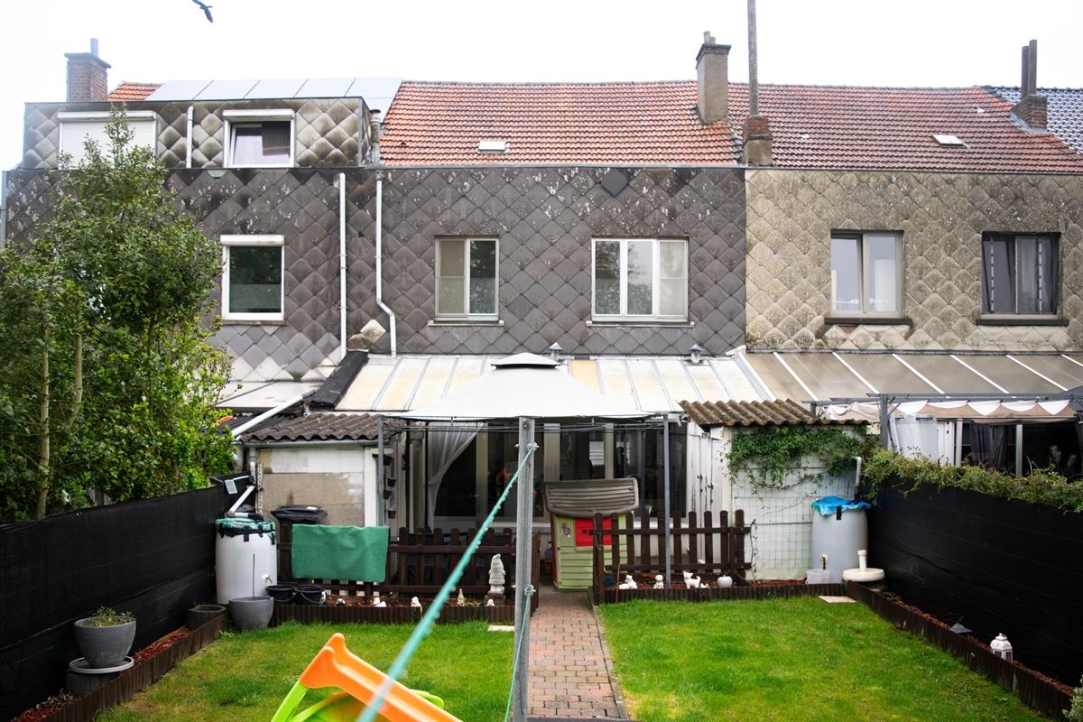 Huis met tuin, kelder en zolder