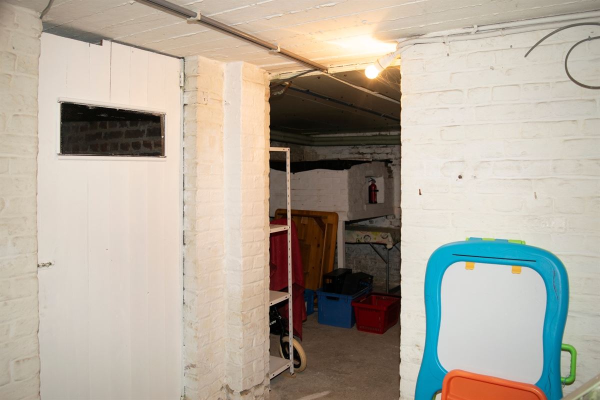 Huis met tuin, kelder en zolder