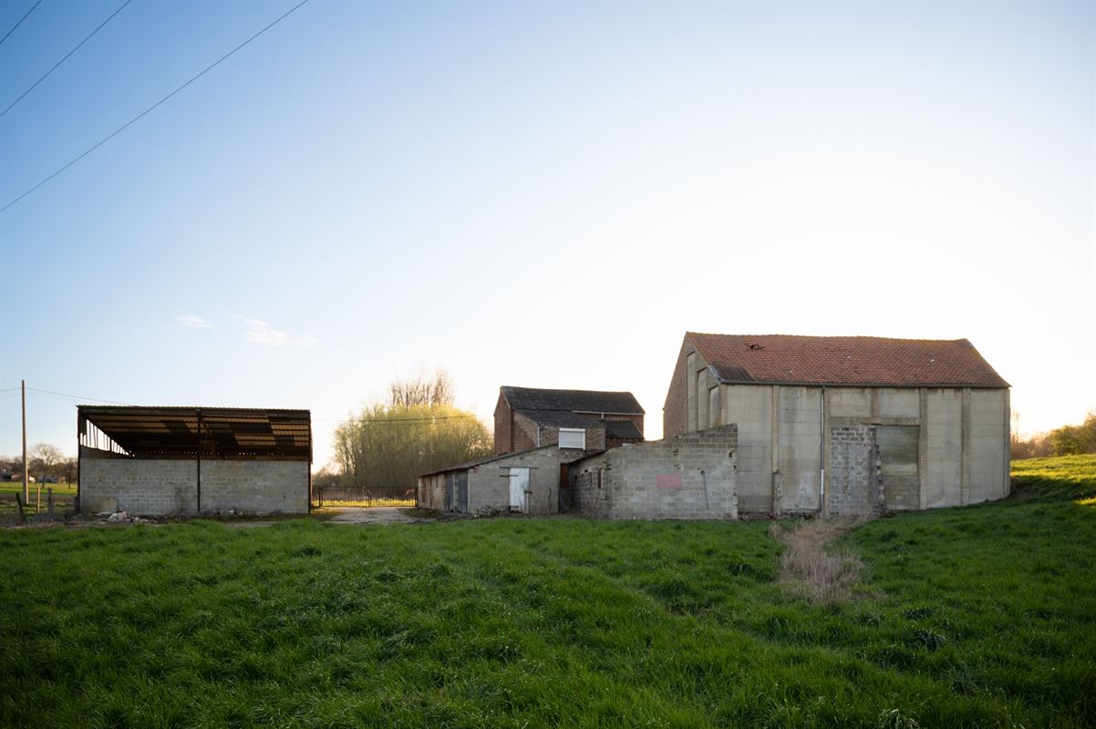 Volledig te renoveren boerderij/woning