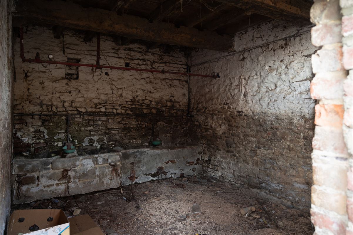 Volledig te renoveren boerderij/woning