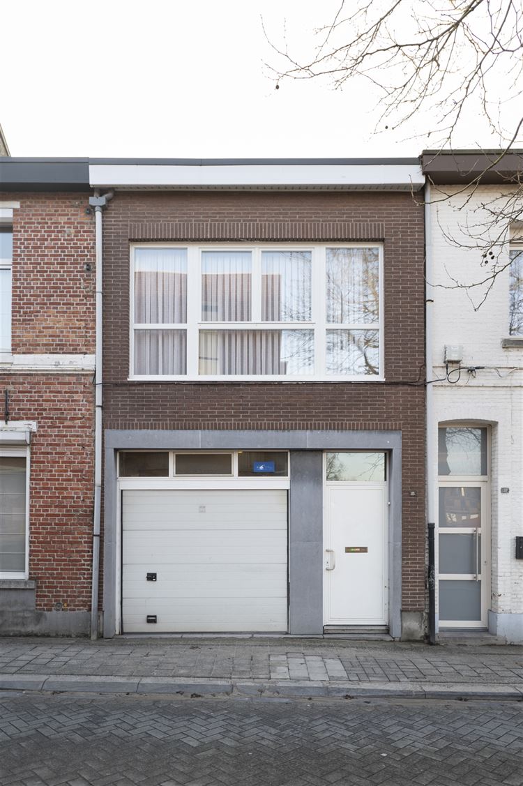 Bel-etage woning in het hart van Turnhout met inpandige garage. in Turnhout