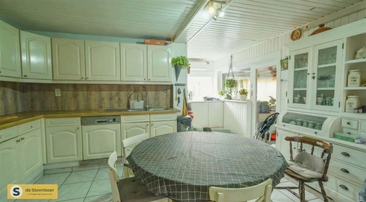 slaapkamer-met-babybedje