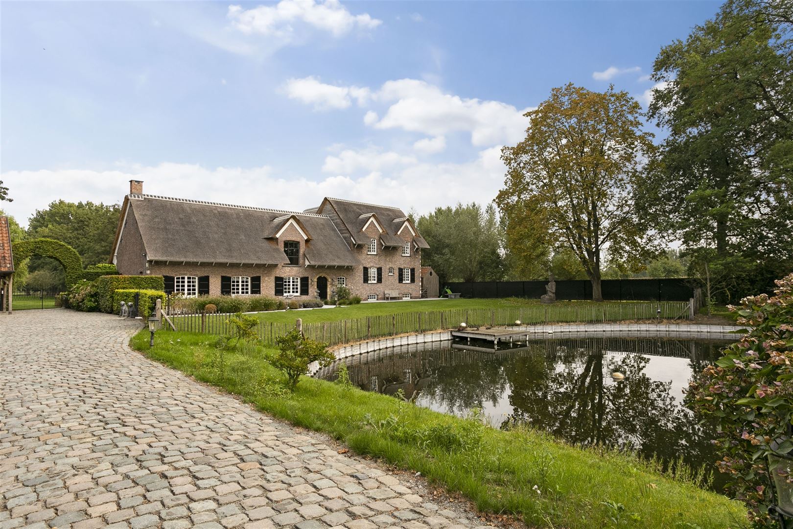 Foto 17 : Villa te 9180 MOERBEKE (België) - Prijs € 2.480.000