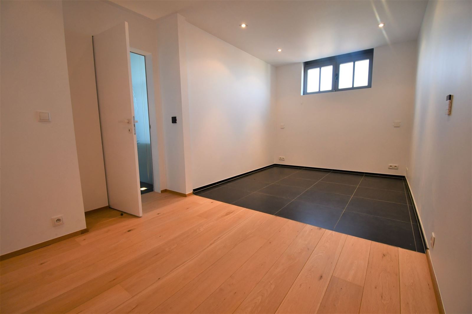 FOTO’S 22 : Appartement te 1600 SINT-PIETERS-LEEUW (België) - Prijs € 695.000