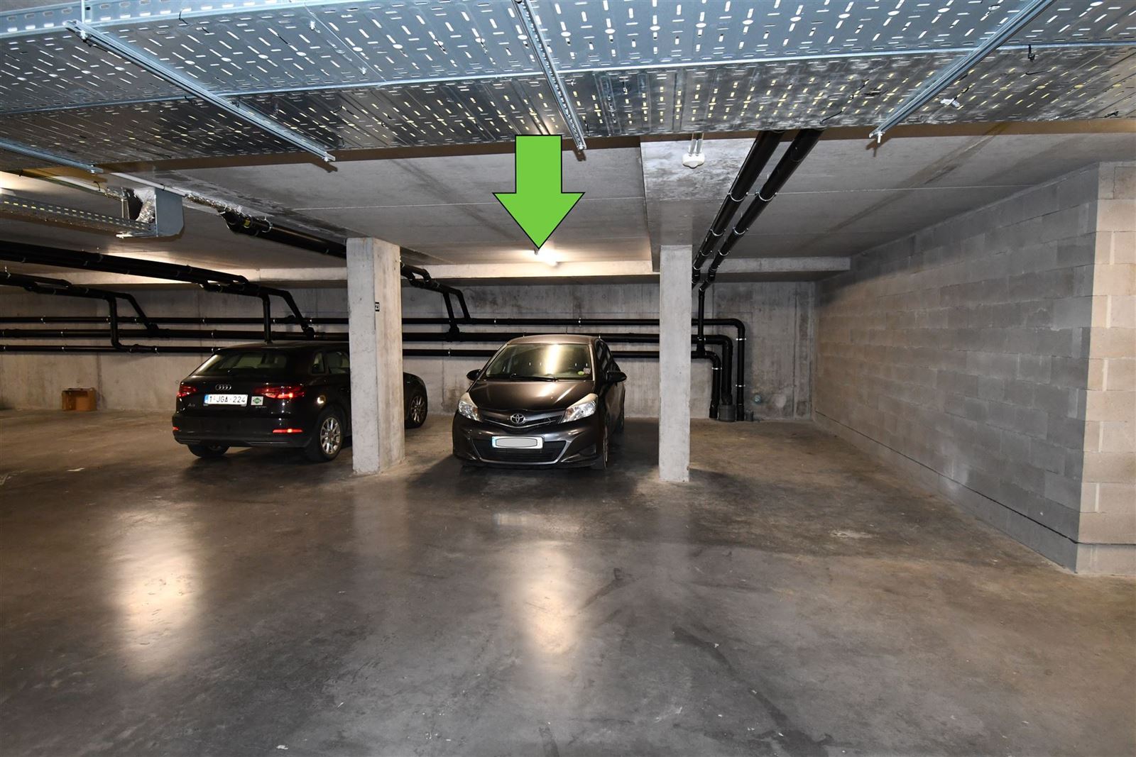 FOTO’S 2 : Ondergrondse autostaanplaats te 1755 LEERBEEK (België) - Prijs € 50