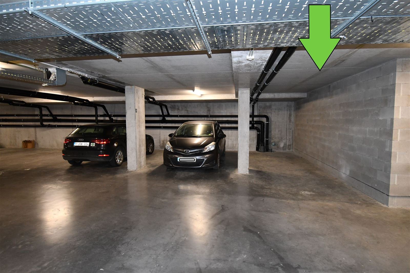 FOTO’S 2 : Ondergrondse autostaanplaats te 1755 LEERBEEK (België) - Prijs € 50
