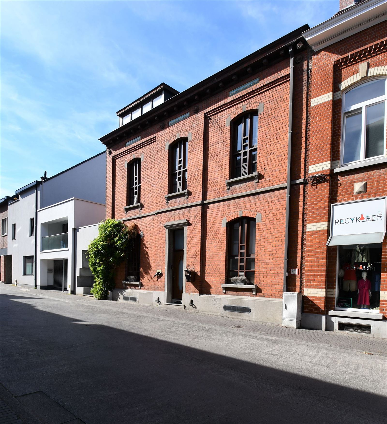 FOTO’S 2 : Speciaal complex te 1750 SINT-KWINTENS-LENNIK (België) - Prijs € 664.000