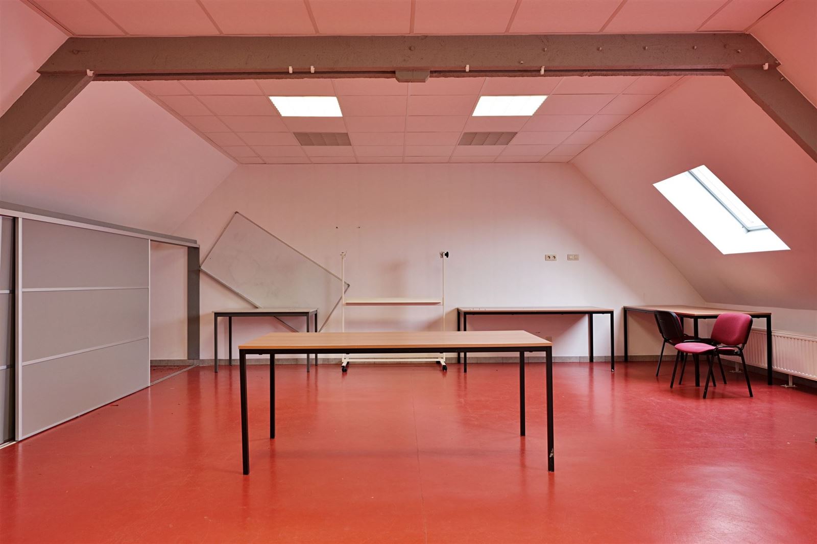 FOTO’S 23 : Bedrijfsgebouw te 1750 SINT-KWINTENS-LENNIK (België) - Prijs € 466.768