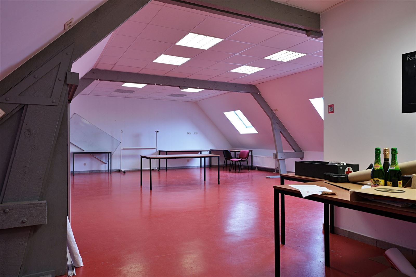 FOTO’S 22 : Bedrijfsgebouw te 1750 SINT-KWINTENS-LENNIK (België) - Prijs € 466.768