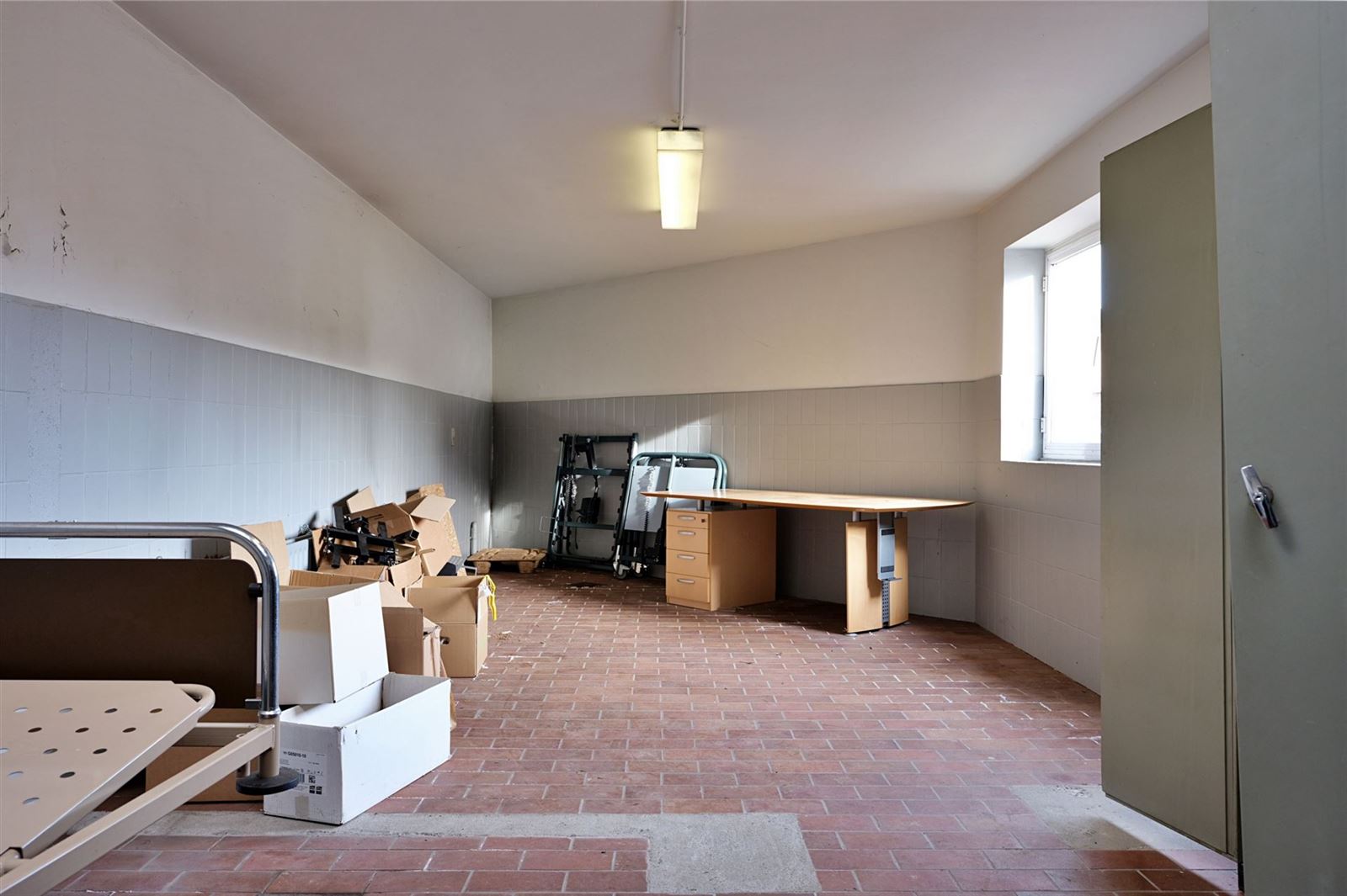 FOTO’S 15 : Bedrijfsgebouw te 1750 SINT-KWINTENS-LENNIK (België) - Prijs € 466.768