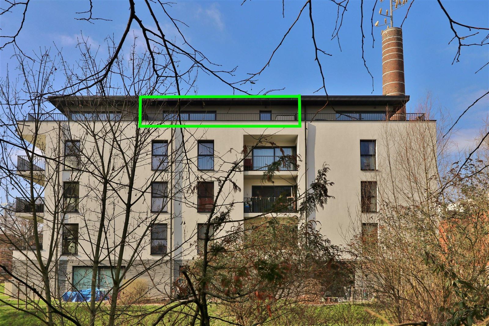 FOTO’S 24 : Duplex te 1651 LOT (België) - Prijs € 1.650