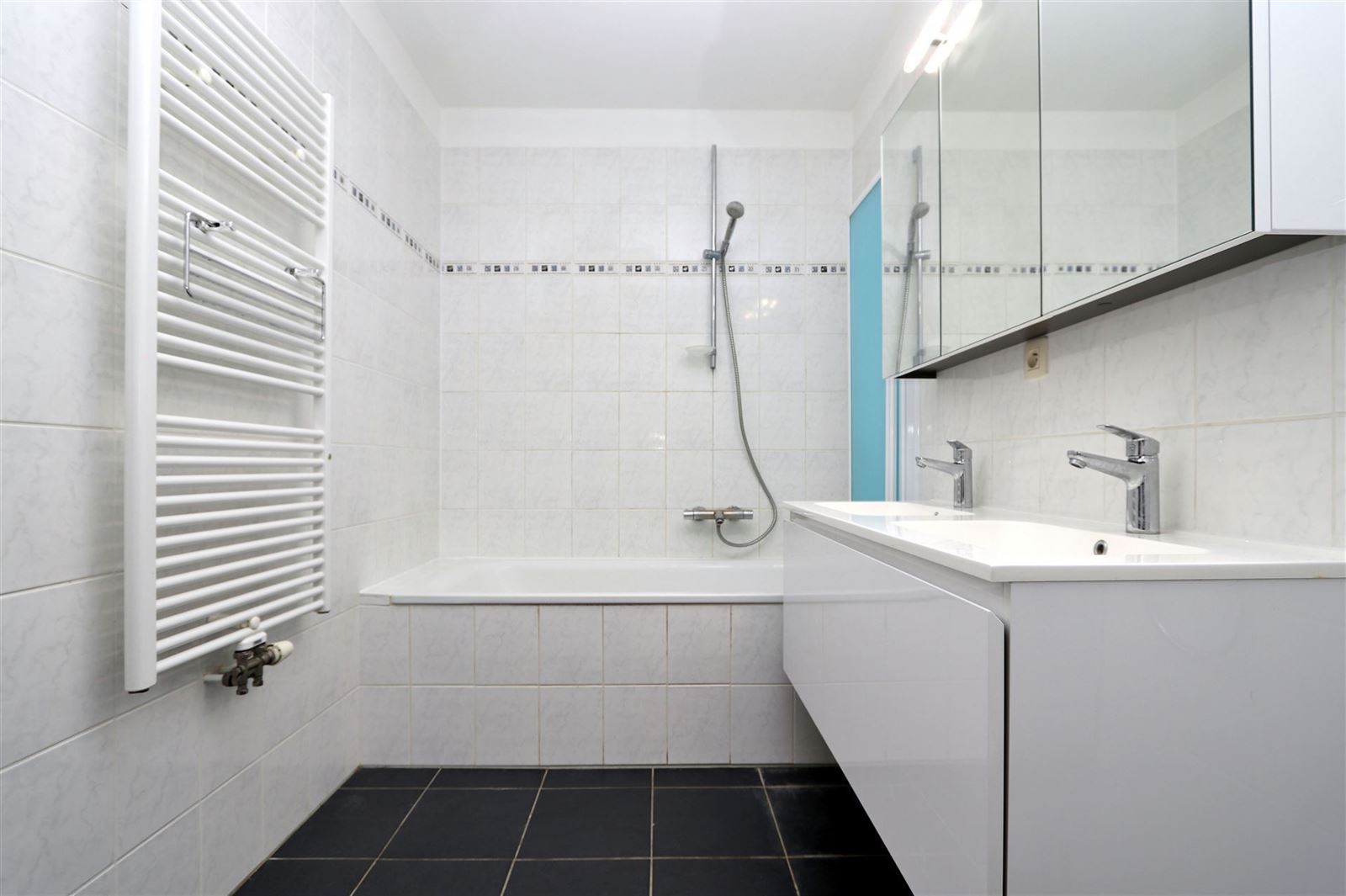 FOTO’S 8 : Appartement te 1180 UKKEL (België) - Prijs € 275.000