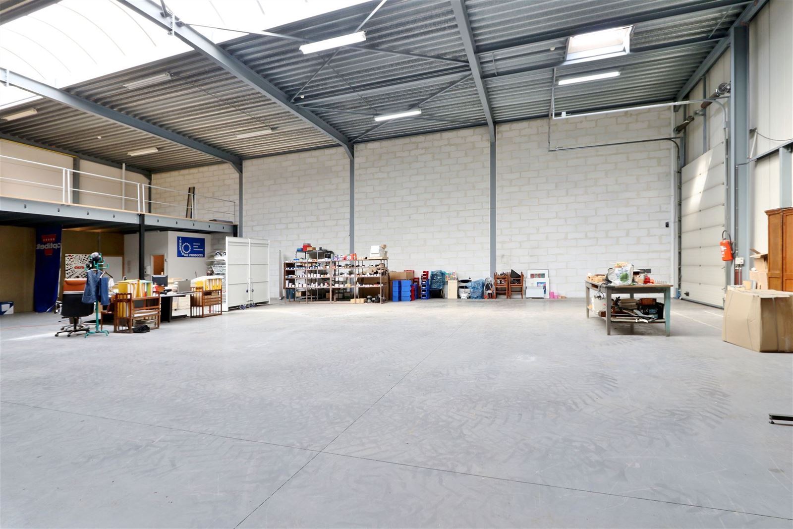 FOTO’S 6 : Atelier te 1600 SINT-PIETERS-LEEUW (België) - Prijs € 2.500