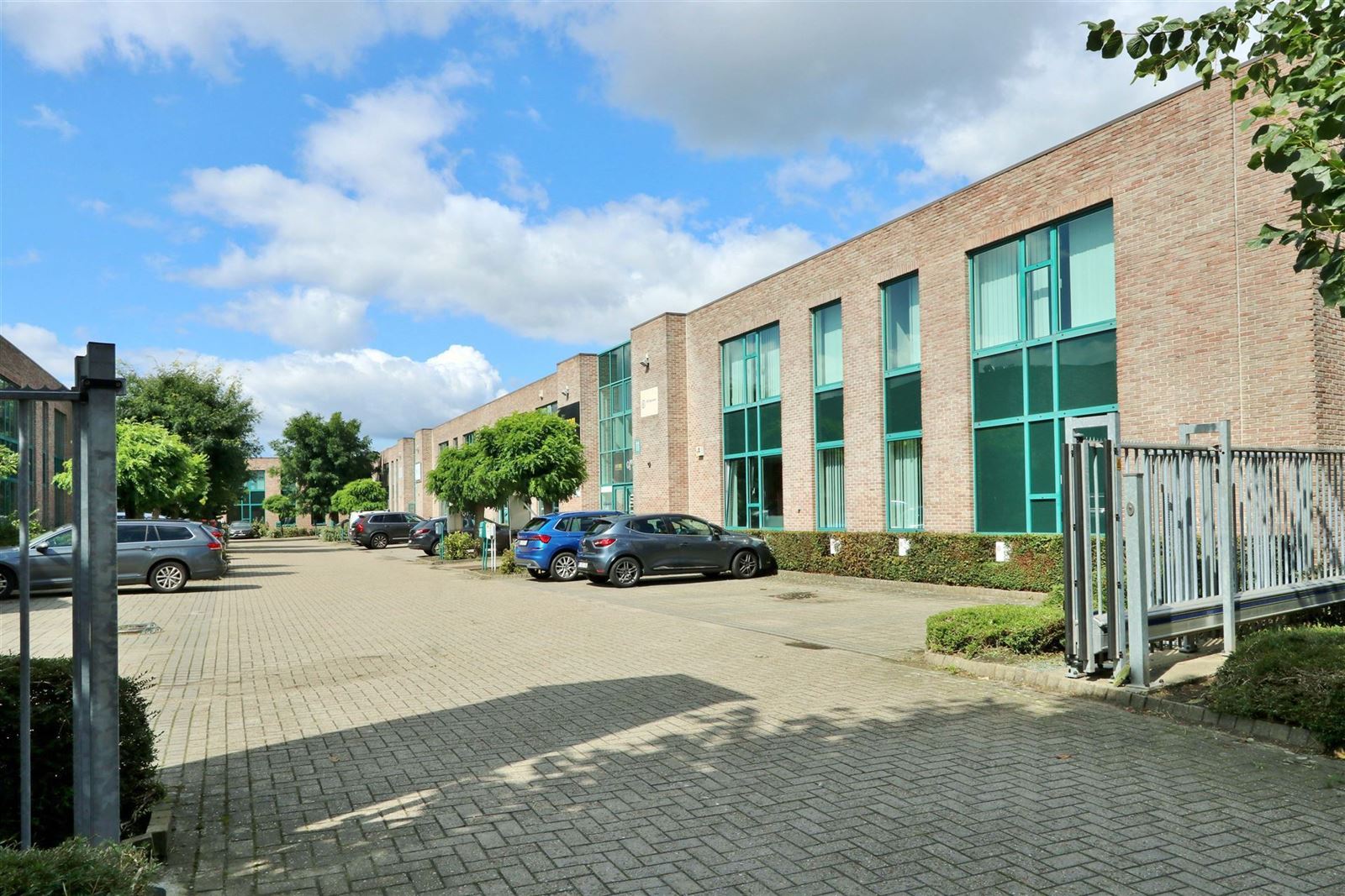 FOTO’S 12 : Atelier te 1600 SINT-PIETERS-LEEUW (België) - Prijs € 2.500
