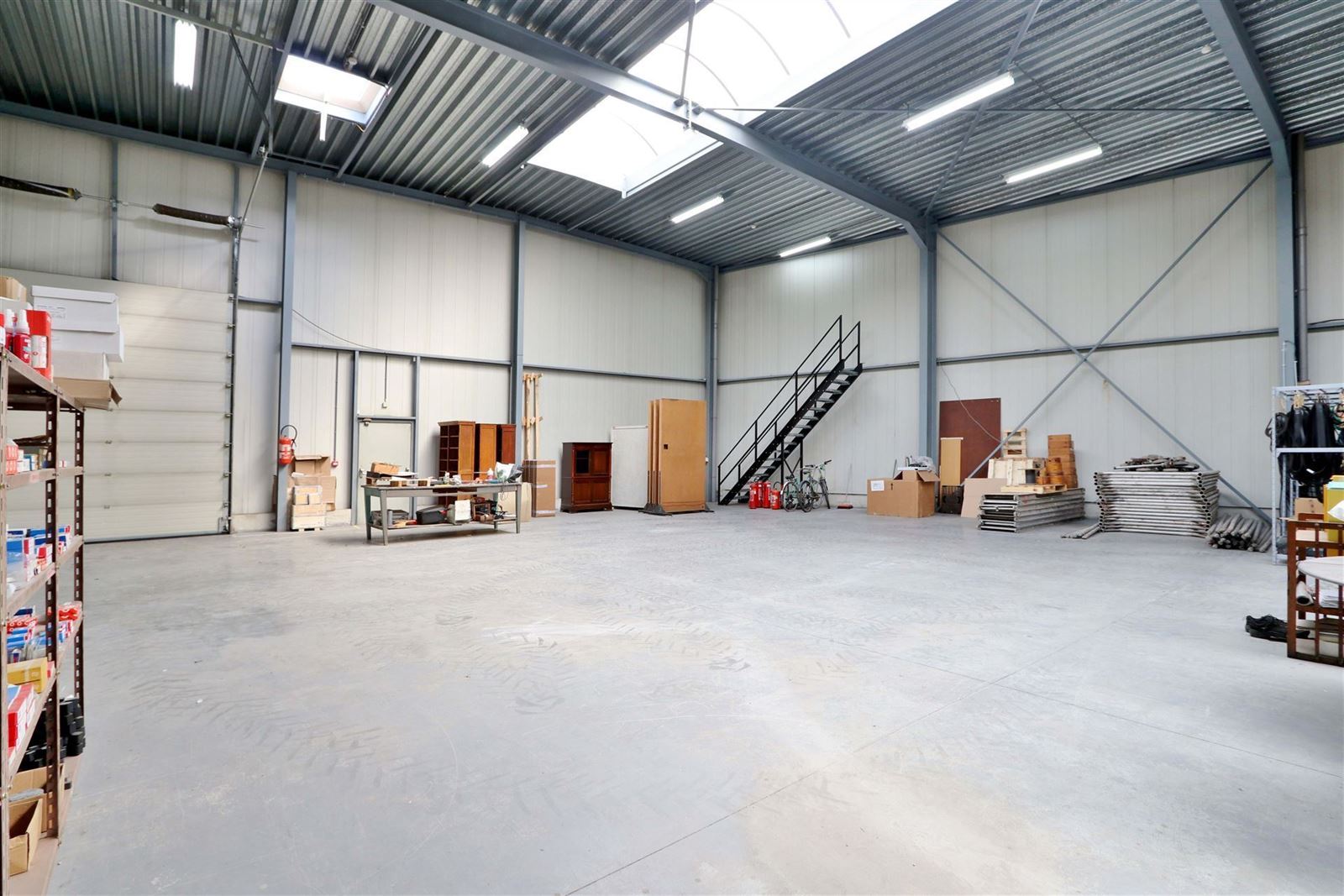 FOTO’S 9 : Atelier te 1600 SINT-PIETERS-LEEUW (België) - Prijs € 2.500