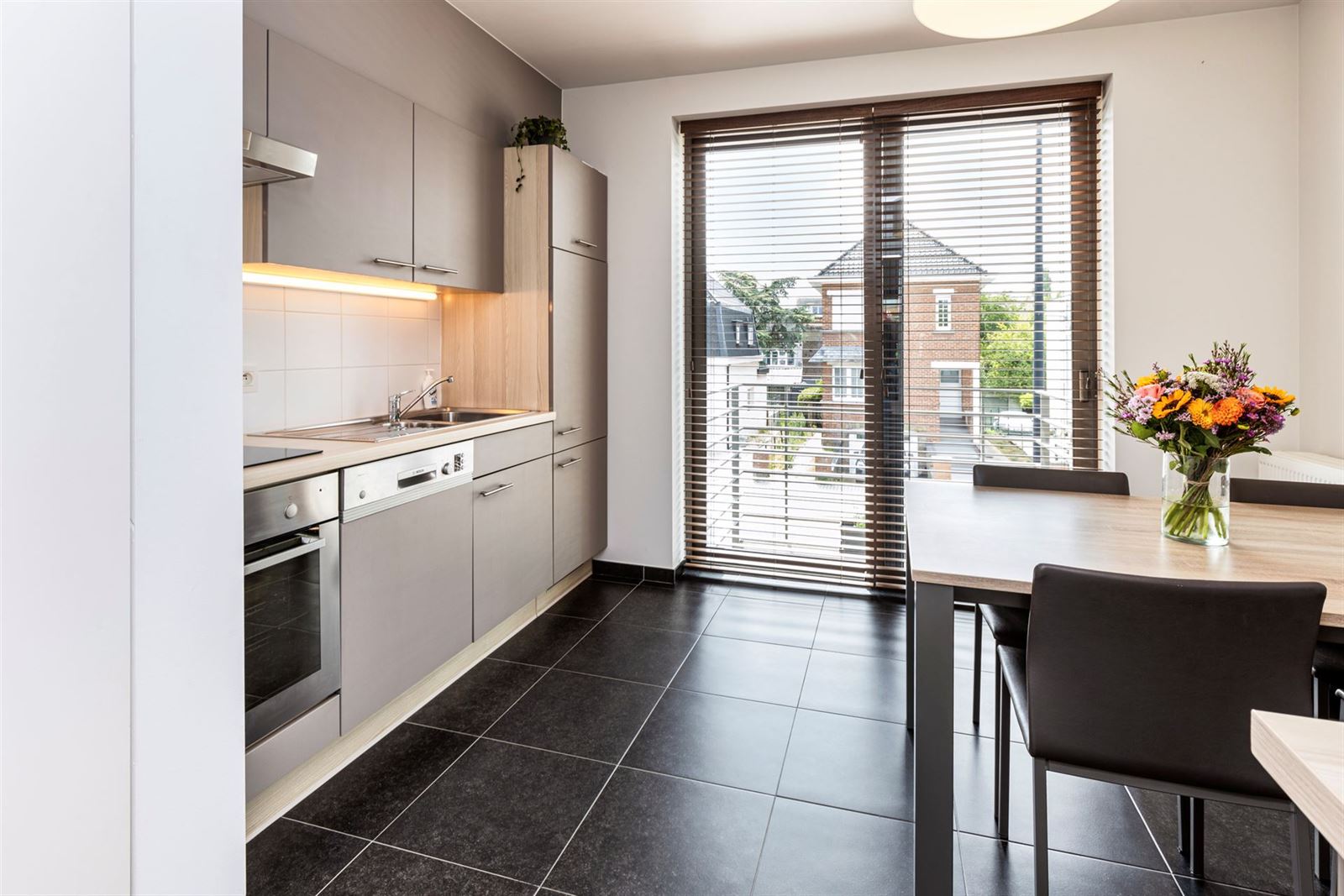 FOTO’S 6 : Appartement te 1600 SINT-PIETERS-LEEUW (België) - Prijs € 280.000